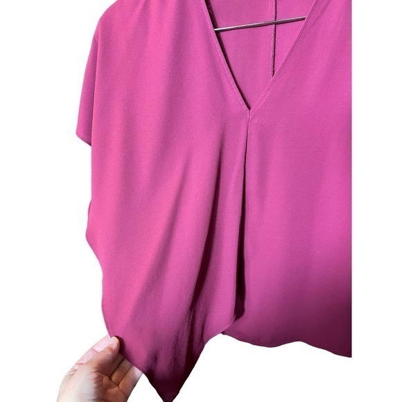 Worthington Blouse Short Sleeved‎ Fucia V Neck Women’s Small - Picture 4 of 4